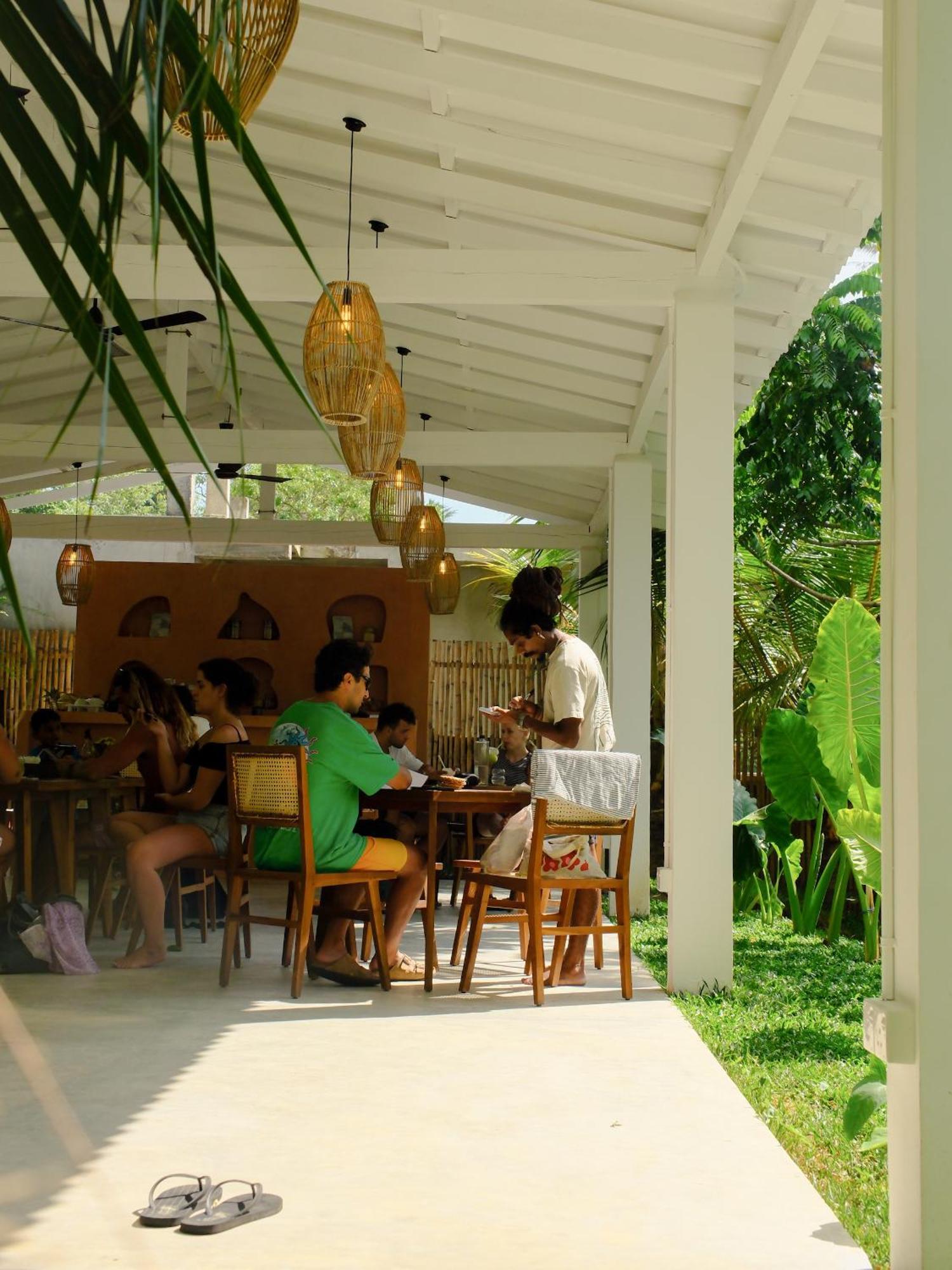 Makai Surf House Hotel Ahangama Exterior photo